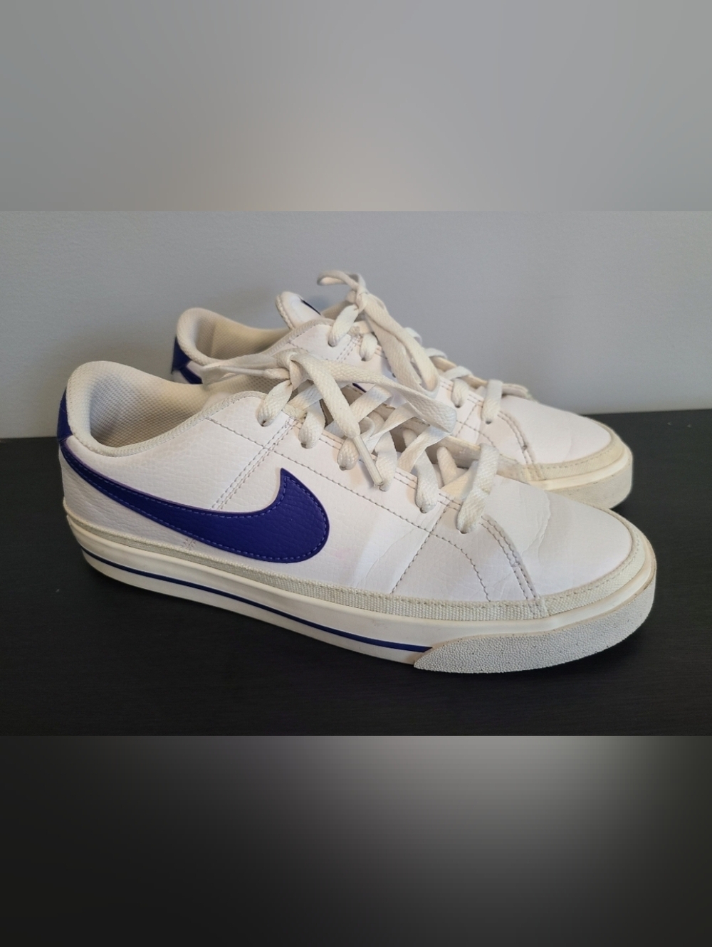 Nike White Low-Top Court Sneakers with Royal Blue Swoosh Sz 8.5 (8)
